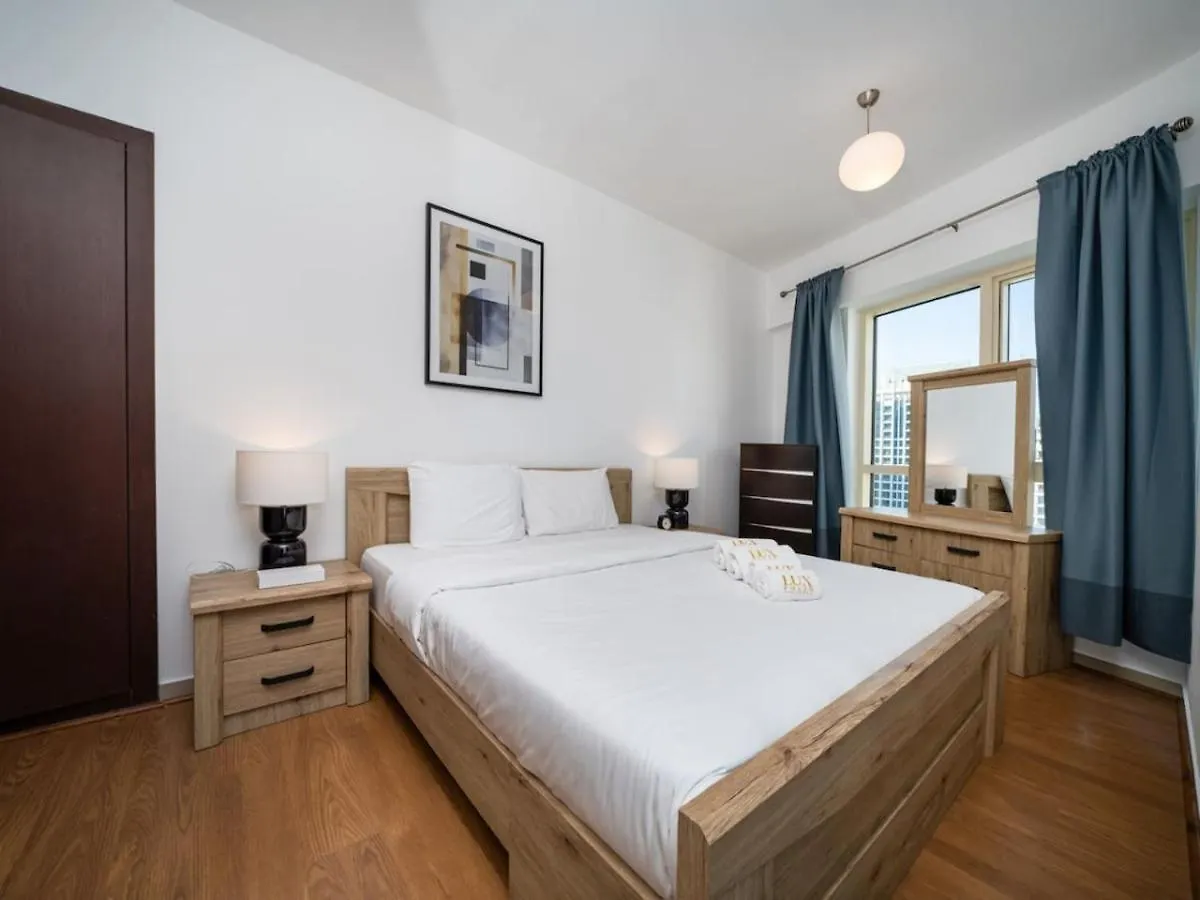 Spacious 2 Bed With Iconic Jlt Views Dubai Apartment