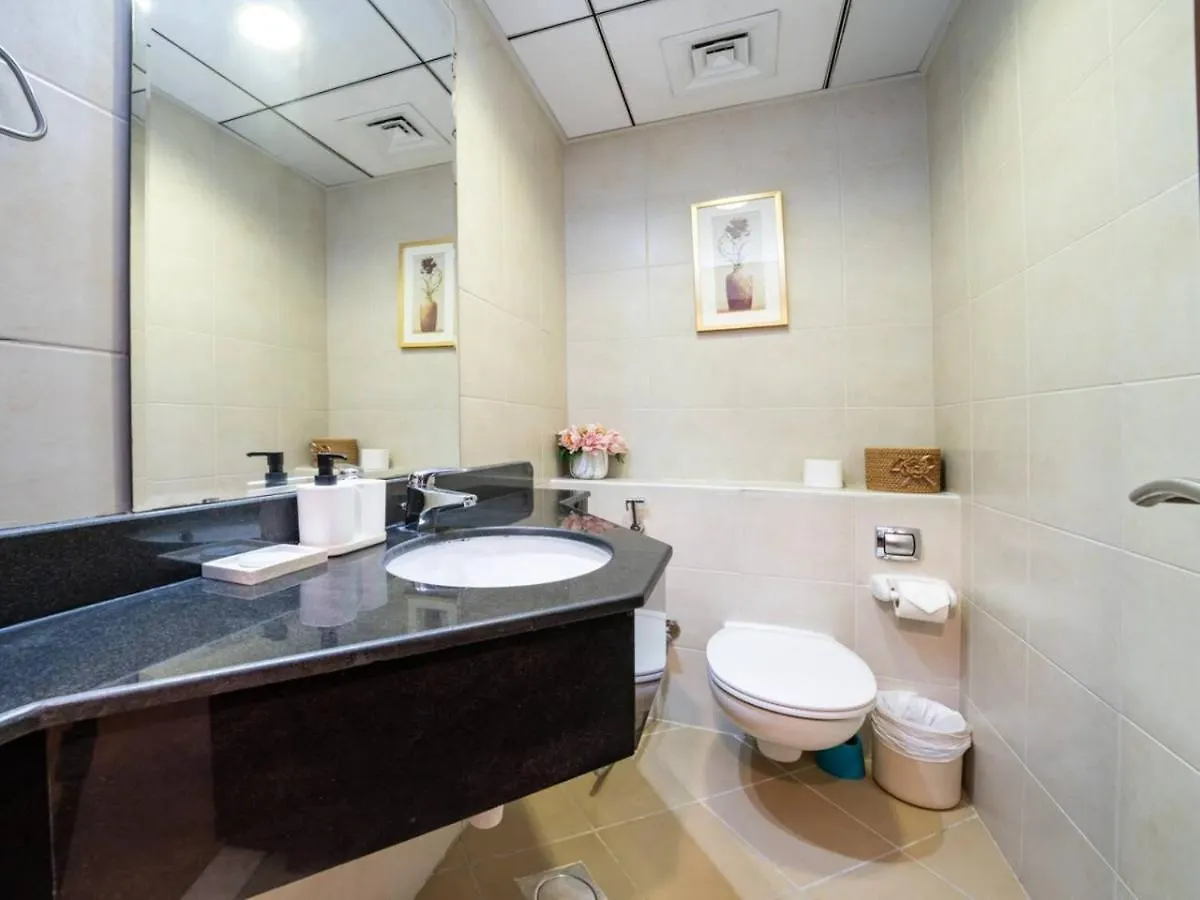 Spacious 2 Bed With Iconic Jlt Views 두바이